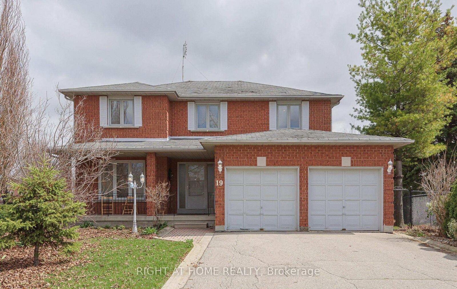 Property Photo: 19 Western Skies Court ON L4L 8B6