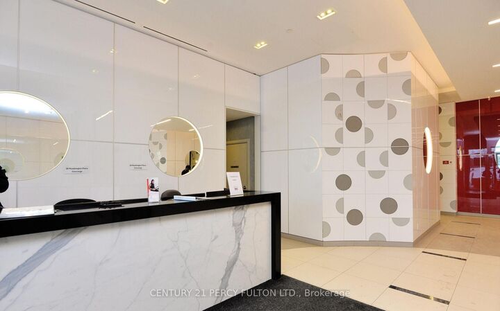 Property Photo: 30 Meadowglen Place 1003 ON M1G 0A6