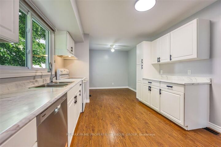 Property Photo:  890 Hollands Avenue  ON N7S 3C1 