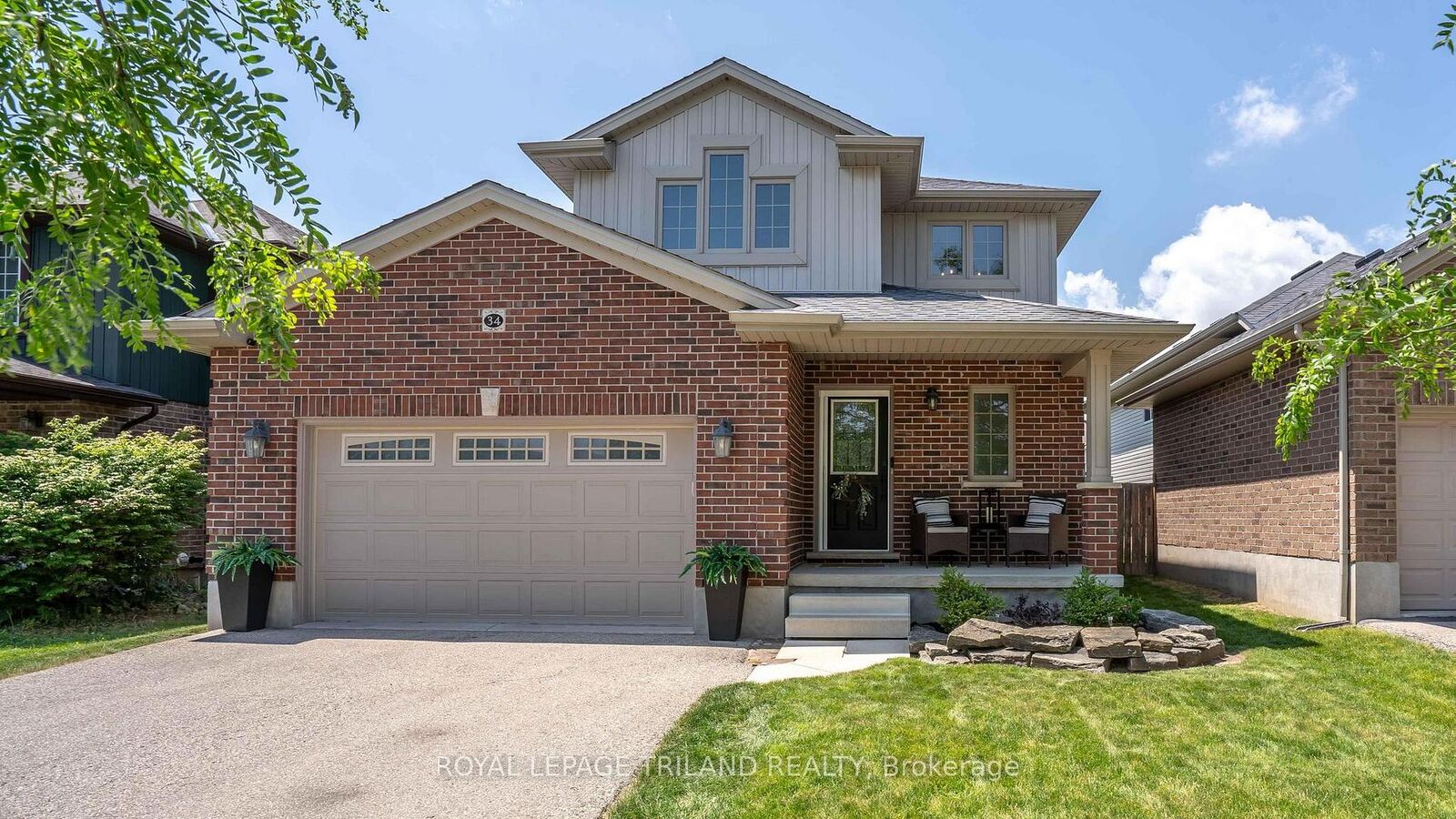 Property Photo:  34 Pine Valley Drive  ON N5P 0A9 