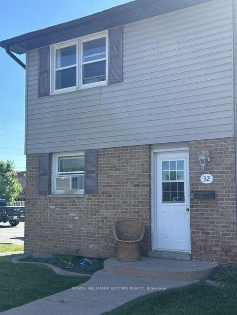 Property Photo: 996 Sydenham Road 32 ON K9J 7V7