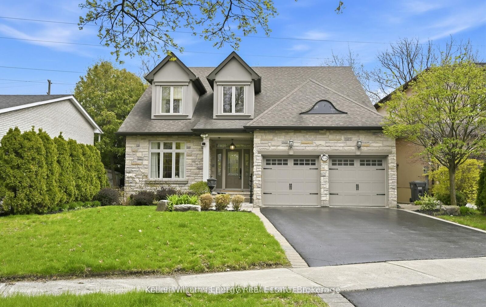 Property Photo: 768 Duchess Drive ON L4Y 1H7