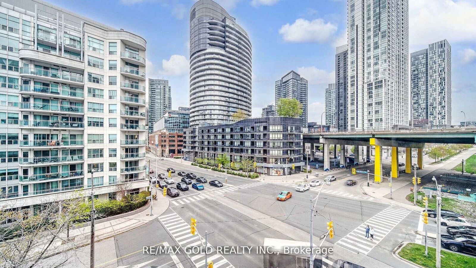 Property Photo:  550 Queens Quay W 509  ON M5V 3M8 