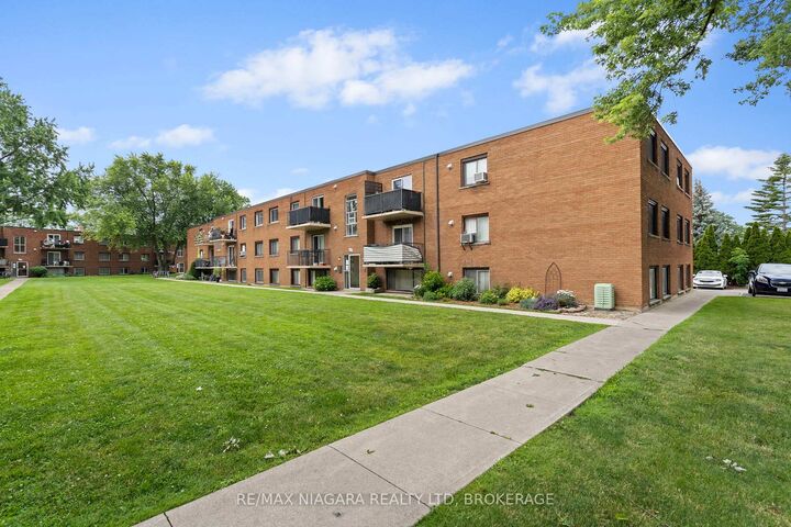 Property Photo:  450 Carlton Street 34  ON L2M 4X1 
