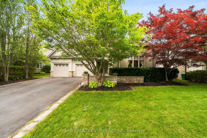 Property Photo:  535 Canyon Street  ON L5H 4L4 