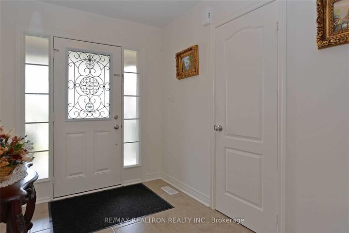 Photo de la propriété: 1684 Gower Drive ON L1K 0J7