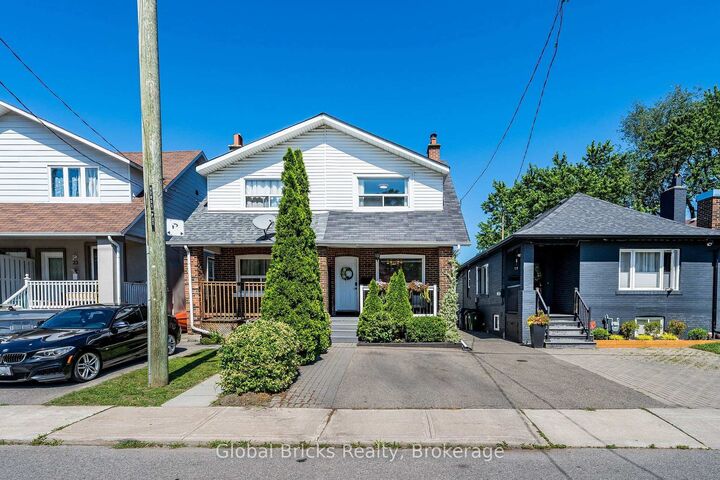 Property Photo: 19 Elward Boulevard ON M1L 3L1