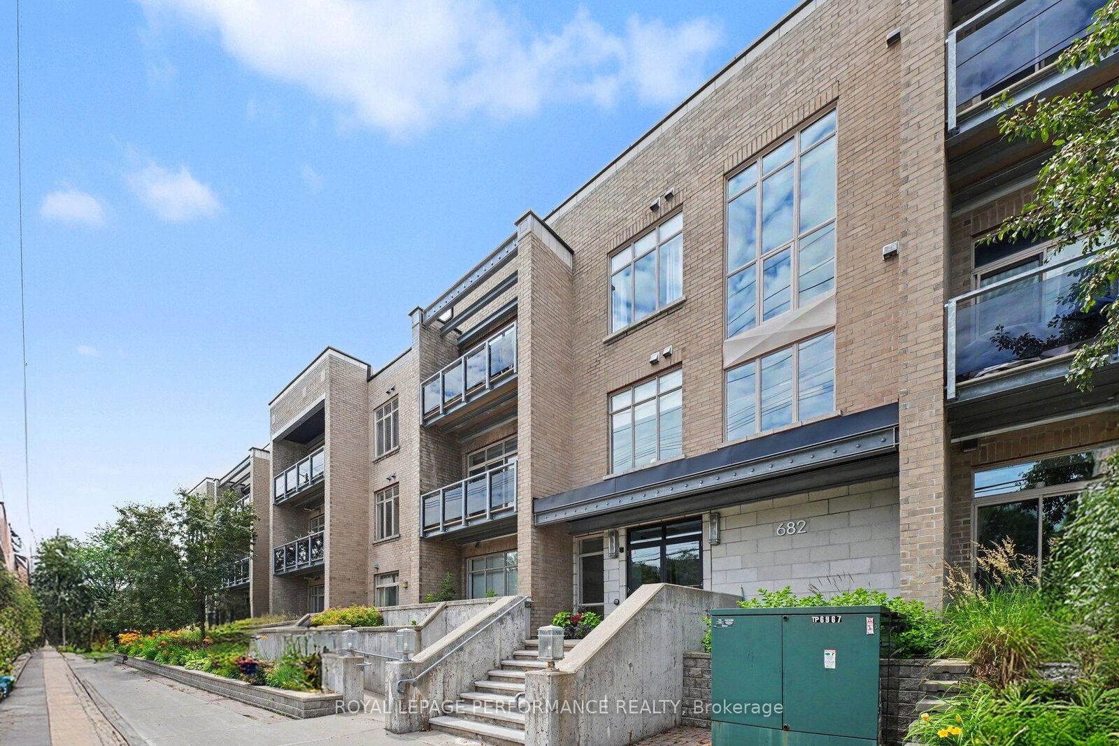 Property Photo: 682 Churchill Avenue N 208 ON K1Z 5G5