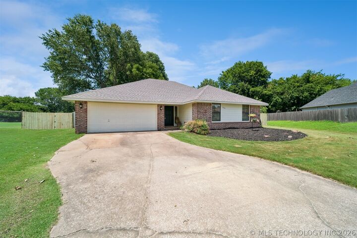 Property Photo:  9720 Swan Drive  OK 74014 