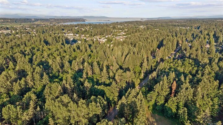 Property Photo:  750 Arden Rd  BC V9N 9K3 