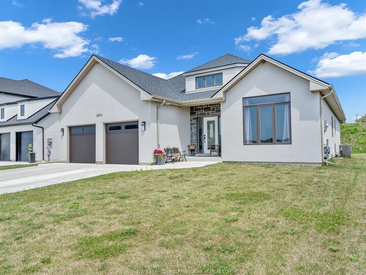 Property Photo: 1892 Villa Canal ON N0P 2G0