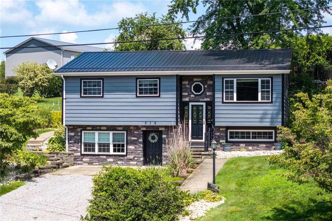 Property Photo: 519 Gas Valley Rd PA 15043