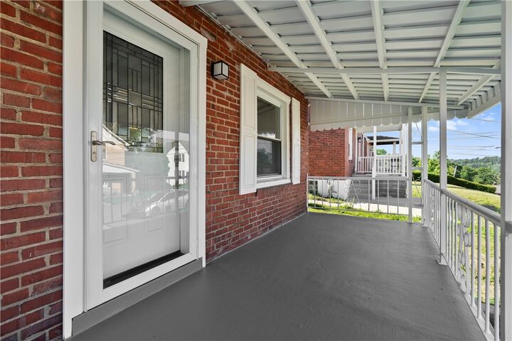 Property Photo:  241 Fordyce St  PA 15210 