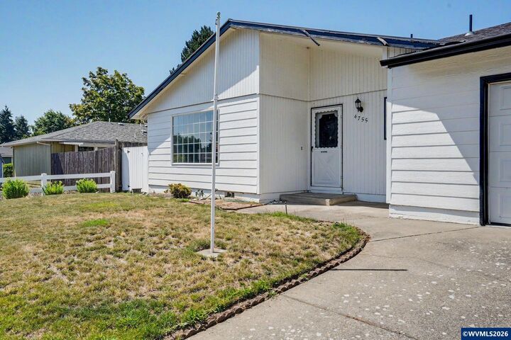 Property Photo: 4755 Countess Ct NE OR 97301