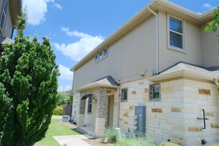 Property Photo: 2880 Donnell Drive 801 TX 78664
