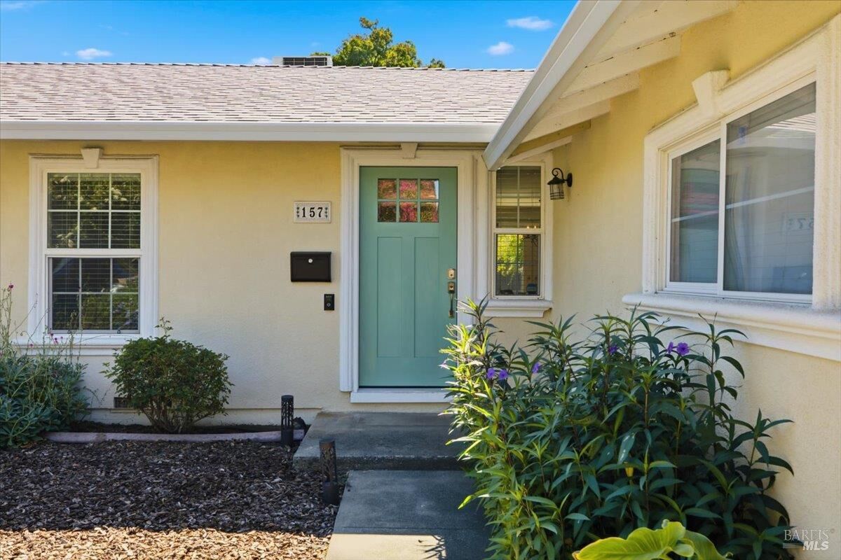 Property Photo:  157 Linda Street  CA 95688 