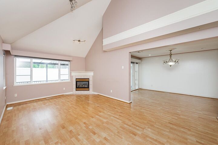 Property Photo: 13918 58 Avenue 59 BC V3X 3N8