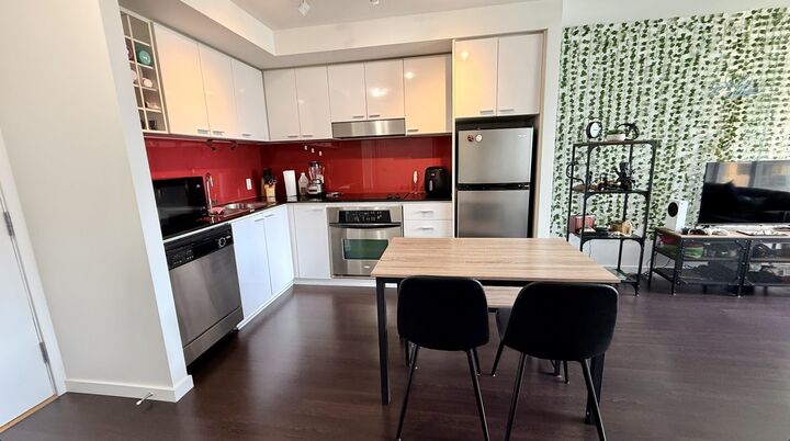 Property Photo:  131 Regiment Square 809  BC V6B 1X6 