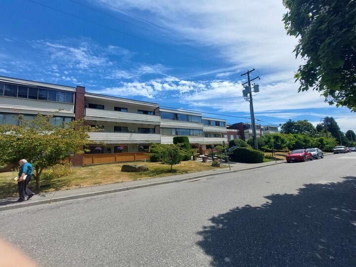 Property Photo: 1448 Fir Street 205 BC V4B 4B4