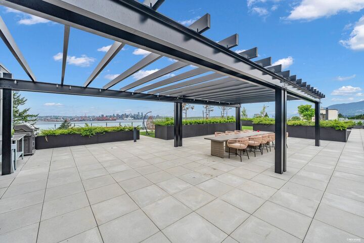 Property Photo: 422 E 3rd Street 510 BC V7L 0K1