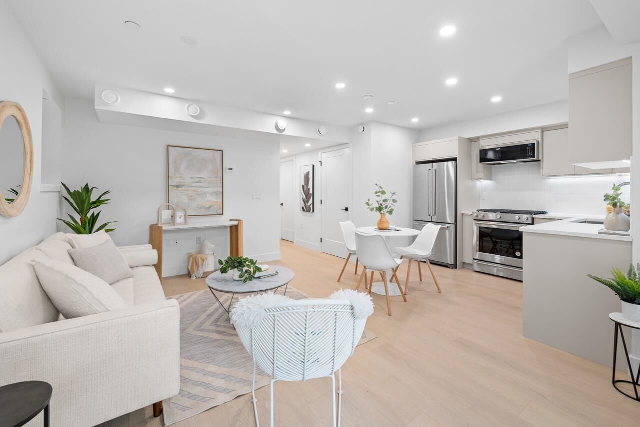 Property Photo:  2135 E Pender Street 102  BC V5L 1X3 