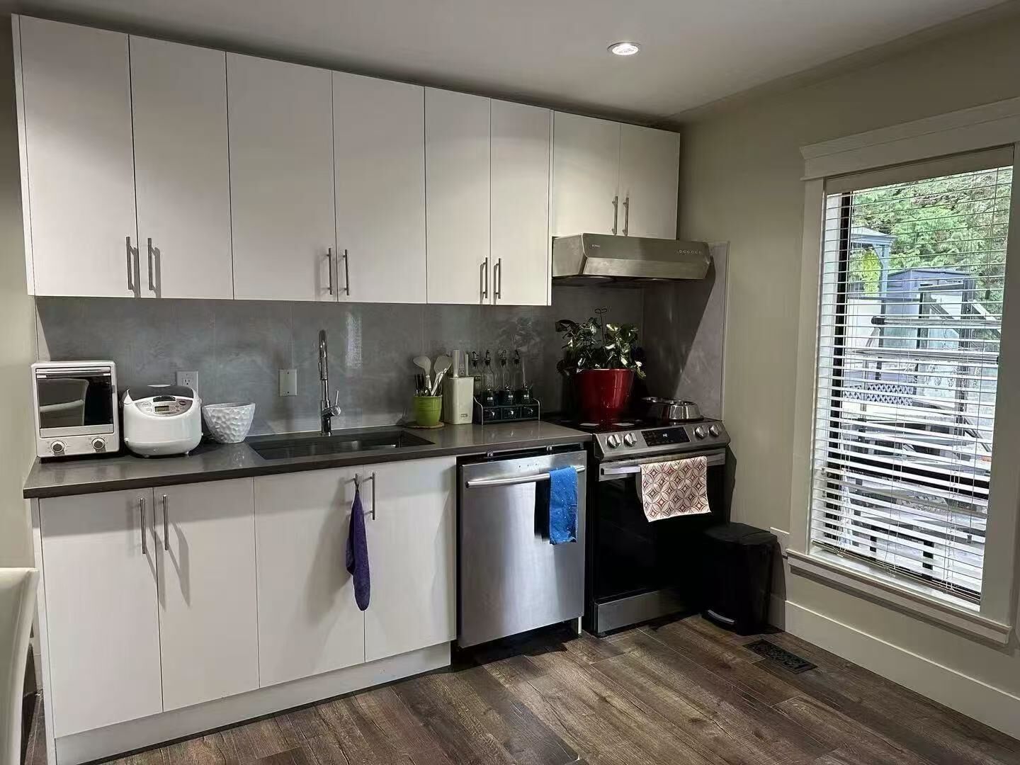 Property Photo:  900 Corona Crescent  BC V3J 6Y9 