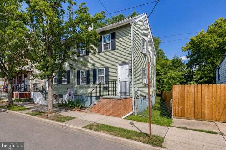 Property Photo:  77 Mary Street  NJ 08505 