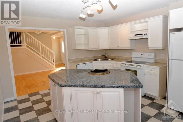 Property Photo:  160 Mafeking Avenue A  ON K1K 2V5 