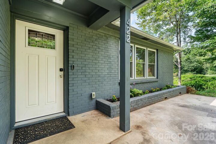 Property Photo:  422 Arlington Circle NW  NC 28645 