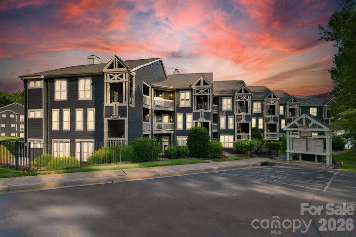 Property Photo:  2135 Regatta Lane 303  NC 28037 