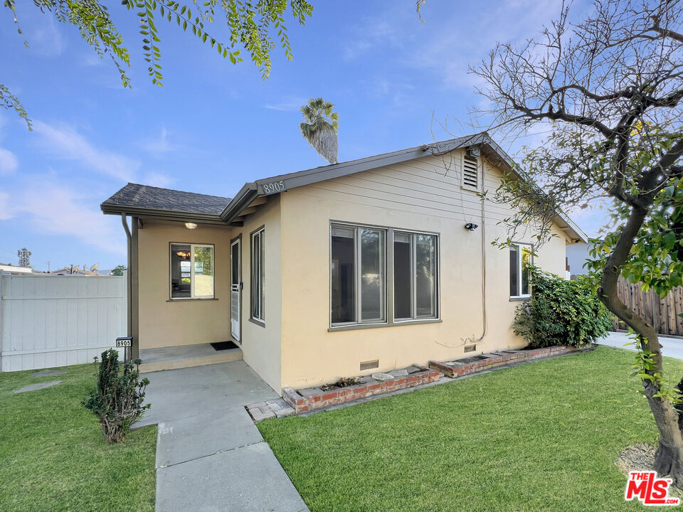 Property Photo: 8905 Nogal Ave CA 90606