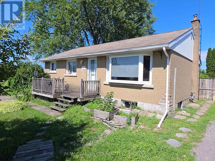 Property Photo:  316 Davis Street  ON L2V 1G1 