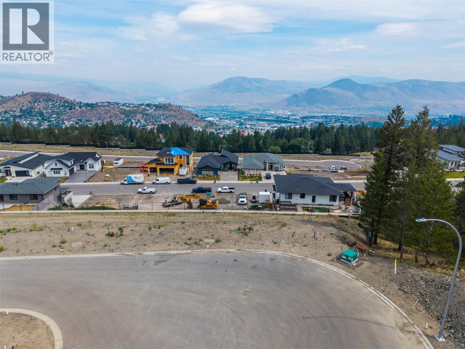Property Photo:  1600 Aberdeen Drive 110  BC V1S 0C6 