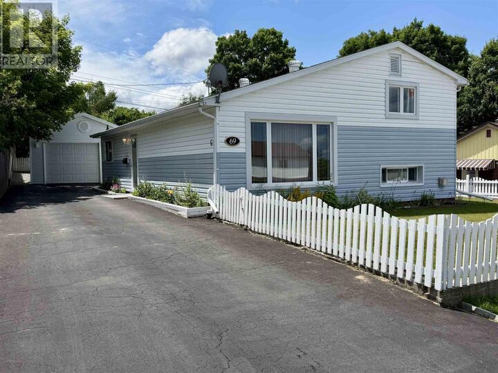 Property Photo: 69 Hutchison Ave ON P5A 1W7