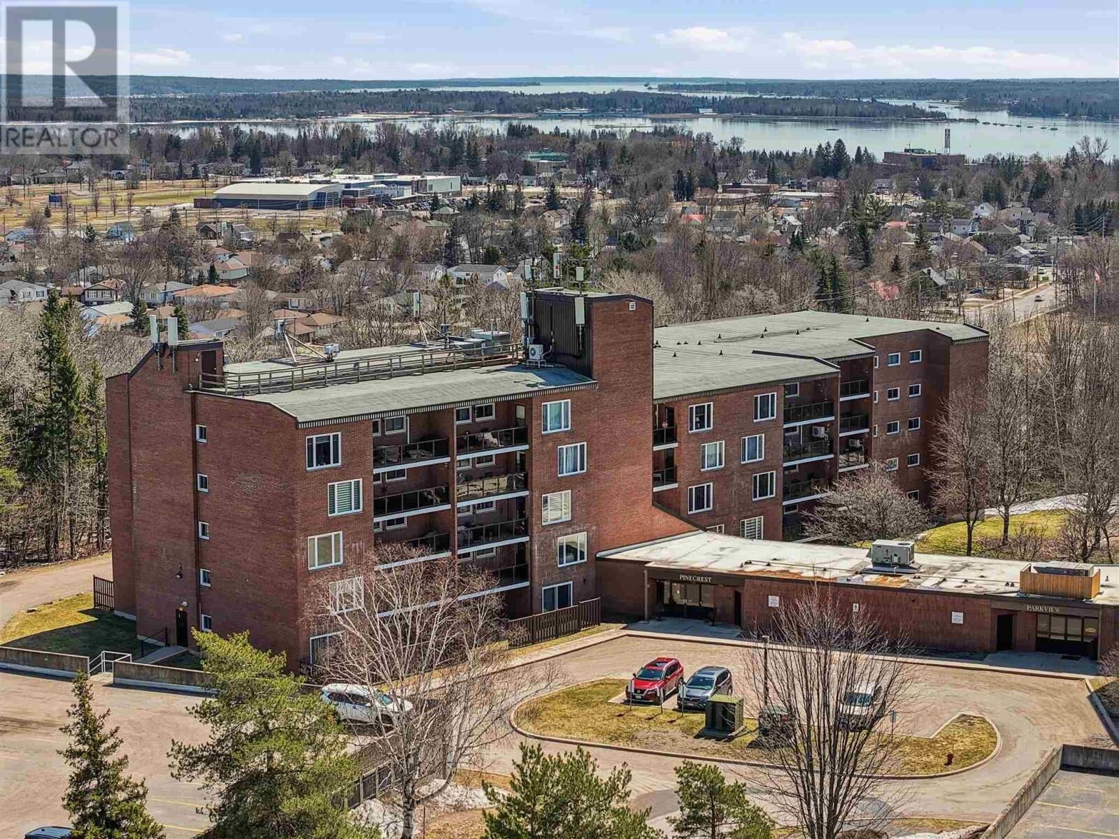 Property Photo:  313 Macdonald Ave # 301  ON P6B 5Y9 