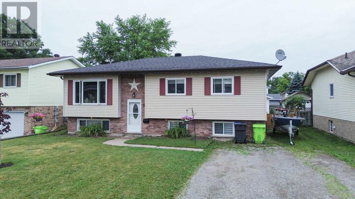 Property Photo: 9 Taskar Dr ON P6A 6N5