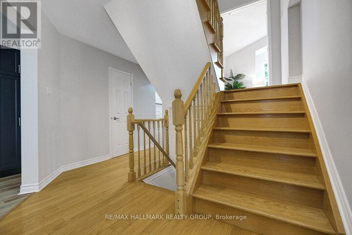 Property Photo: 1209 Whiterock Street ON K1J 1A7
