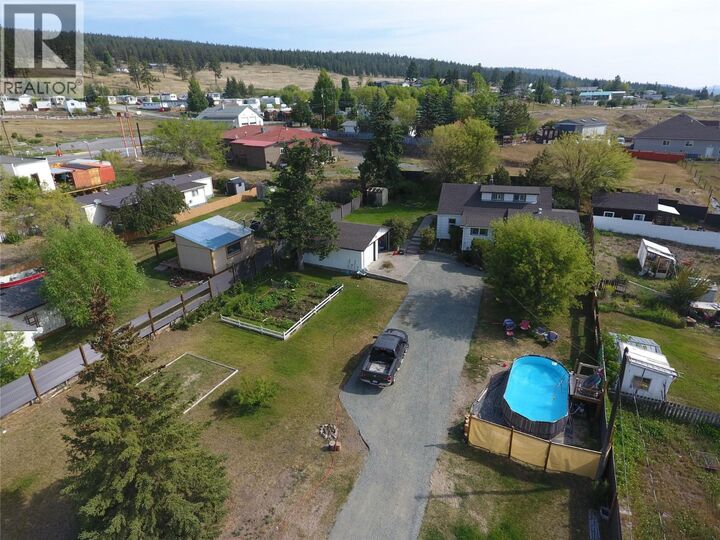 Property Photo: 304 McDonald Avenue BC V0K 1K0
