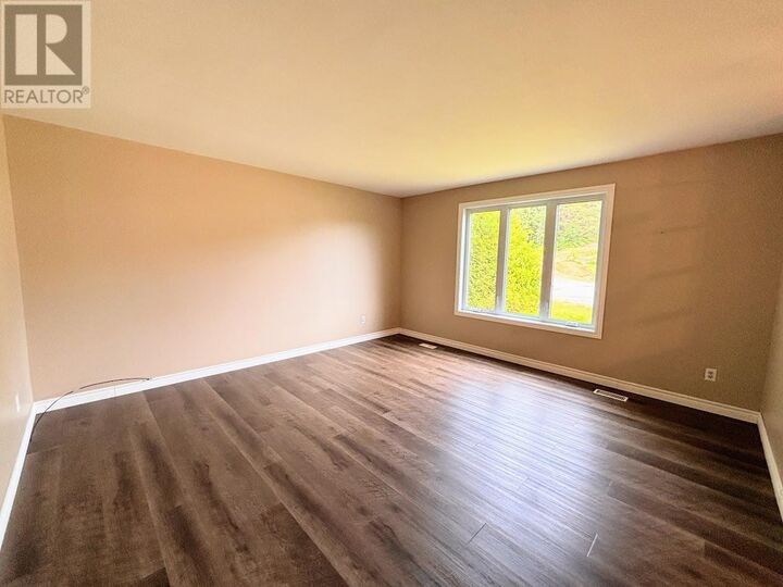 Property Photo: 62 Redwing Ave ON P0T 2C0