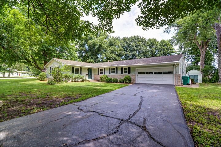 Property Photo: 630 Montgomery Lane IL 62526