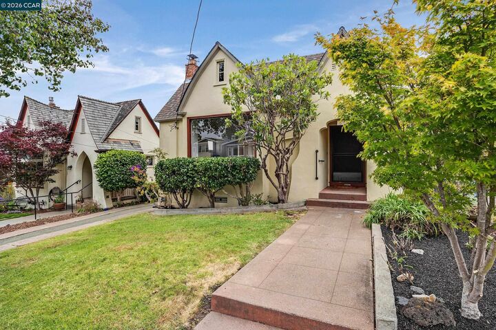 Property Photo: 616 Curtis St CA 94706