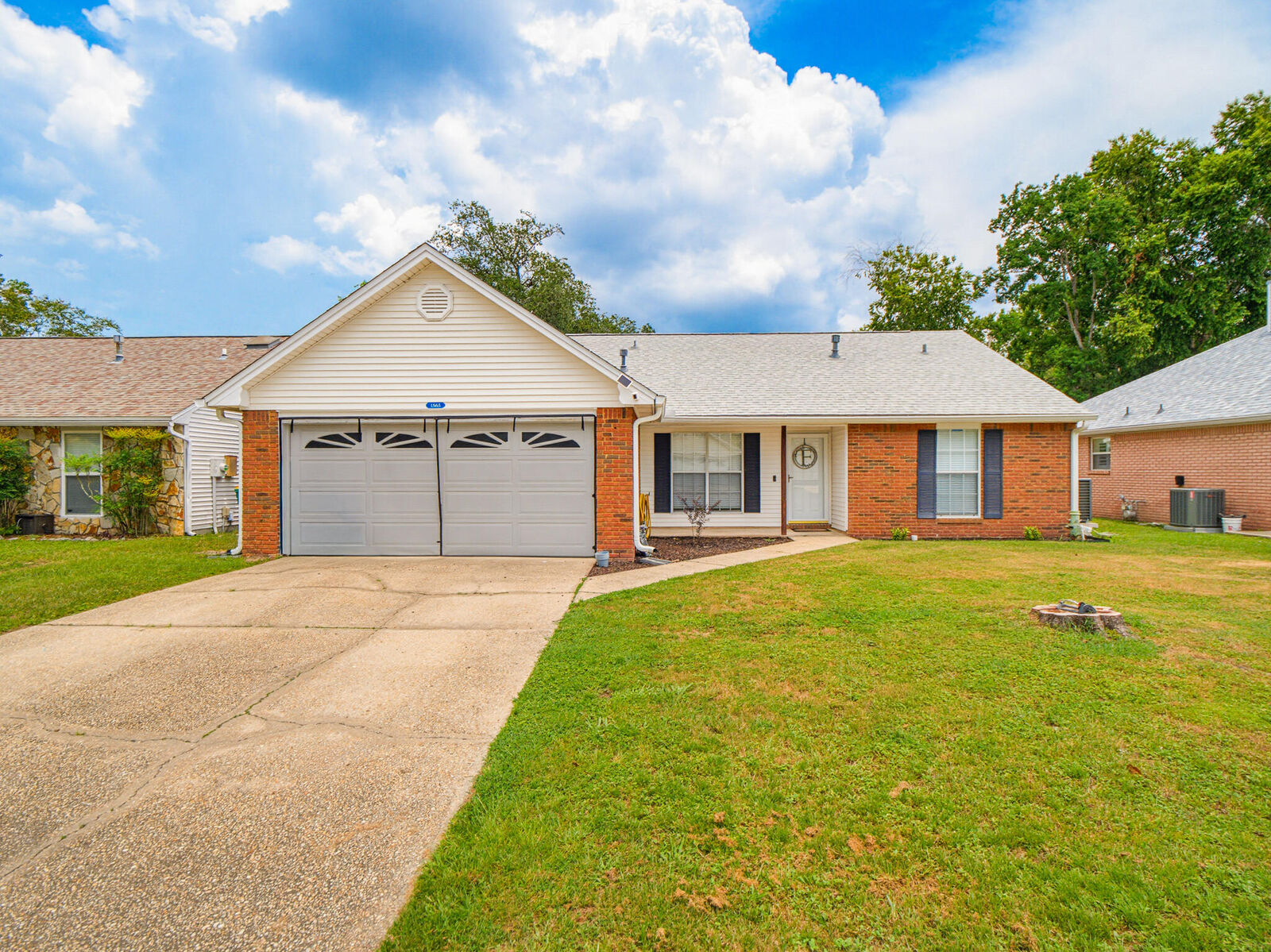 Property Photo:  1565 Meadowbrook Court  FL 32578 