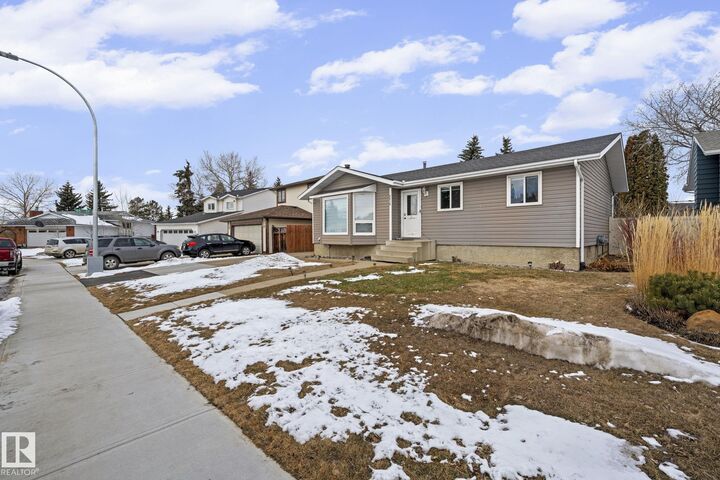 Property Photo: 5418 17A Avenue NW AB T6L 1L2