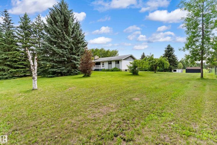 Property Photo: 52432 Rge Road 20 3 AB T7Y 2G7