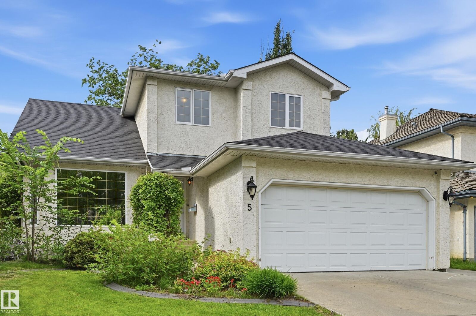 Property Photo:  5 Emerson Place  AB T8N 5X3 