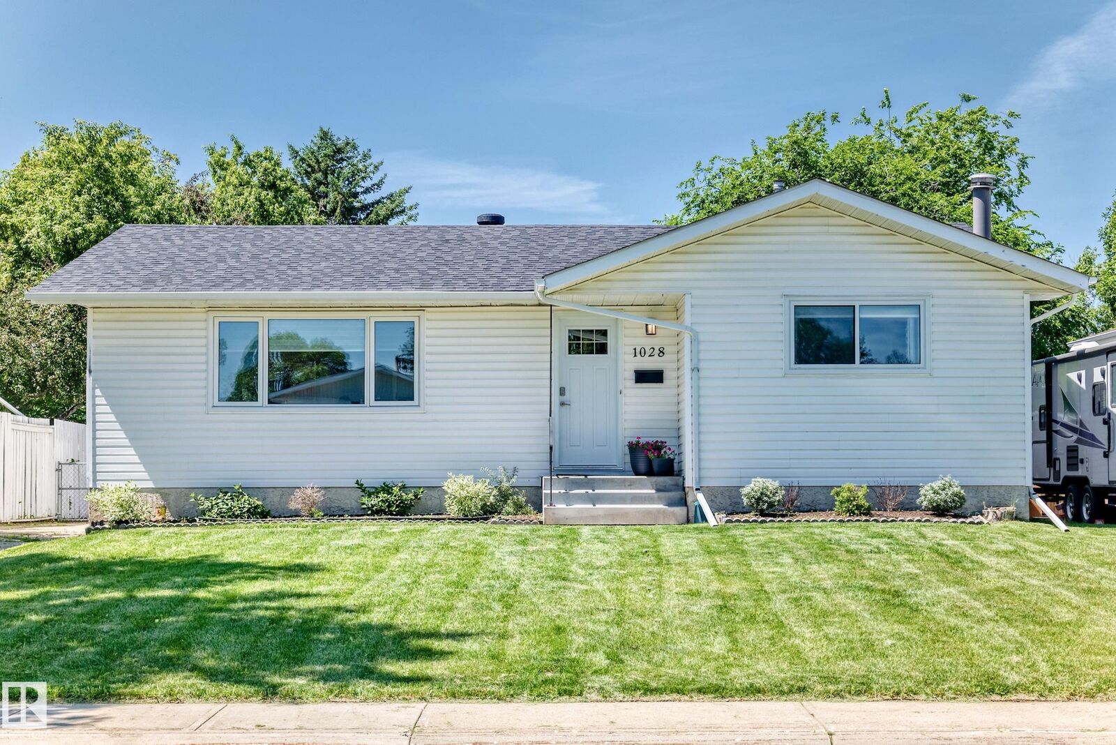 Property Photo:  1028 Mony Penny Crescent  AB T8A 1C3 