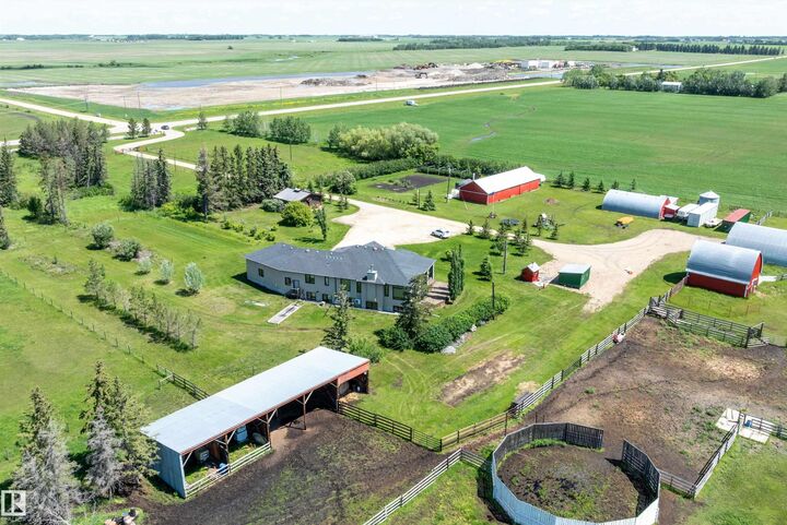 Property Photo: 26409 Hwy 37 AB T8T 0H6