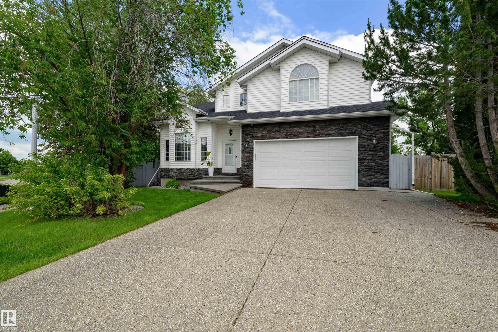Property Photo:  17219 113 Street NW  AB T5X 5X5 