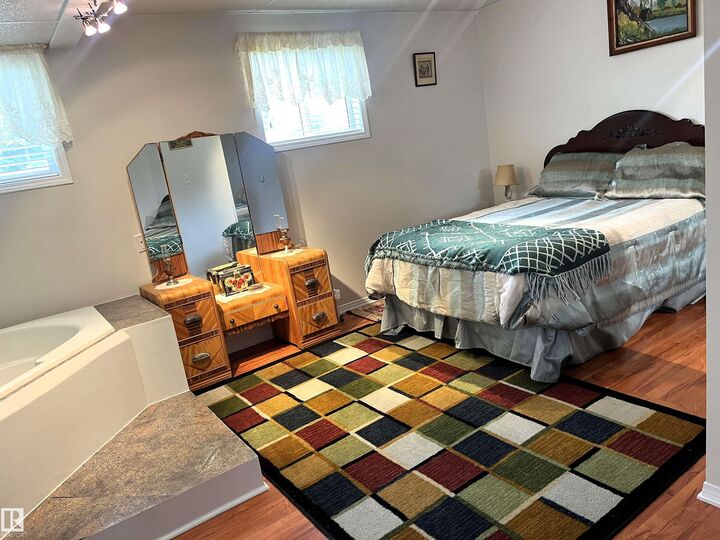 Property Photo: 4914 51 Ave AB T0E 0S0