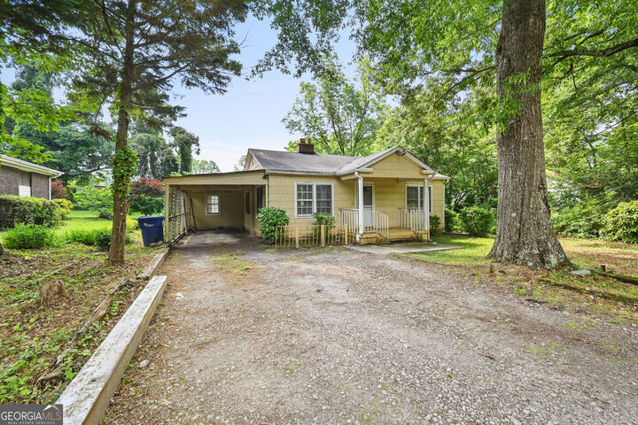 Property Photo: 921 Rowland Street GA 30021